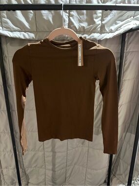 SKIMS Super Soft Smoothing Seamless Long Sleeve - Cocoa Brown
